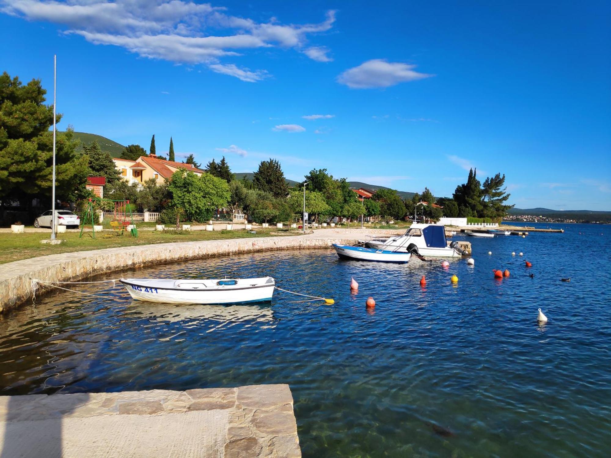 Villa Punta Blava: Beachfront Family Retreat with Sea Views Obrovac Exterior photo