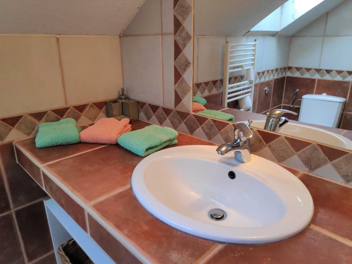 Villa Punta Blava: Beachfront Family Retreat with Sea Views Obrovac Exterior photo