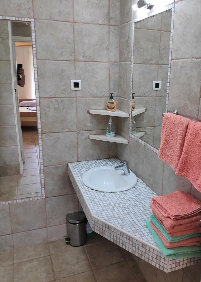 Villa Punta Blava: Beachfront Family Retreat with Sea Views Obrovac Exterior photo